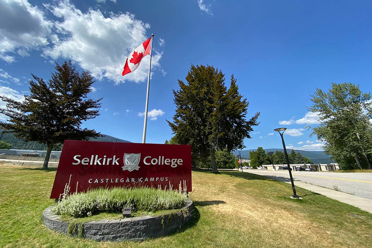 SELKIRK COLLEGE — photo 1